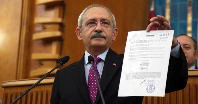 iki maaş ikramiye vereceğini noter huzurunda imzaladı