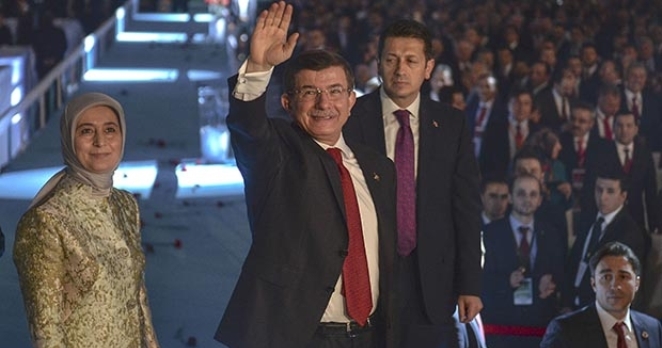Davutoğlu: Kılıçdaroğlu bol keseden atıyor
