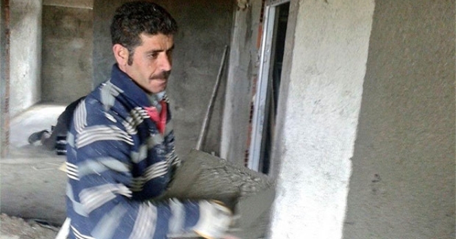 HDP’nin adayı gündüz sıvacılık, gece seçim çalışması yapıyor!