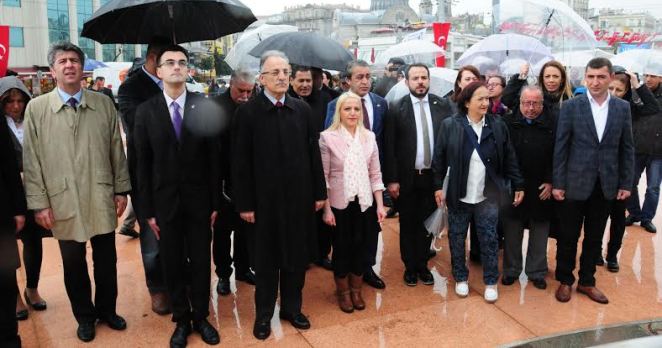 CHP 23 Nisan’ı Taksim de kutladı