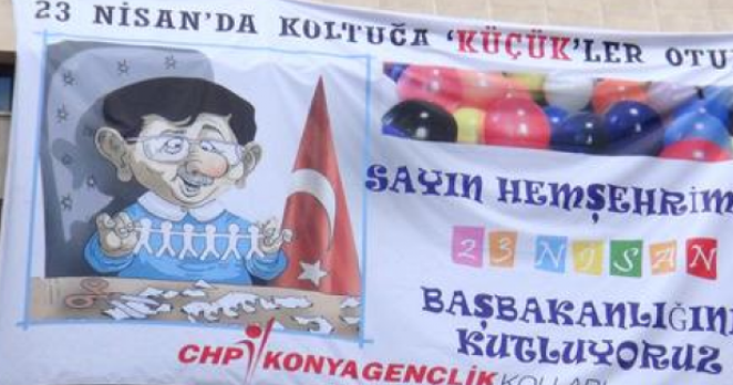Polis, CHP’nin astığı Davutoğlu pankartını indirdi