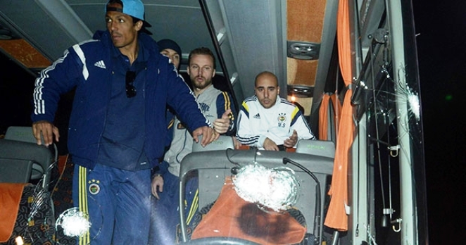 Fenerbahçe kafilesine saldırıda 2 gözaltı