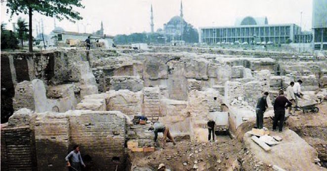 1500 yıllık kilise kalıntısı tuvalet oluyor!