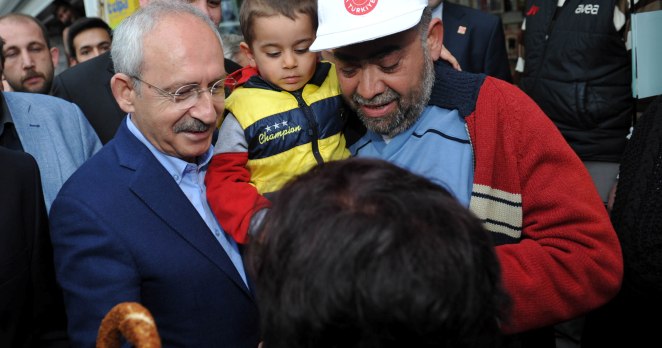 Kılıçdaroğlu Çorlu’da halkla kucaklaştı