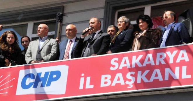 CHP Sakarya örgütü yeni binasına taşındı