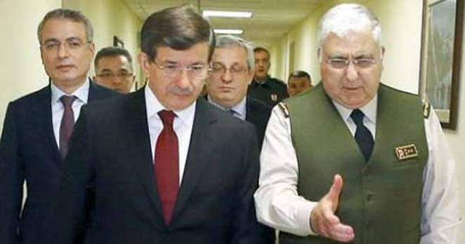 Davutoğlu: Türkiye Suriye’ye müdahale etmeyecek