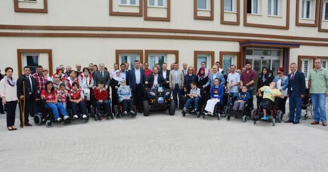 Büyükçekmece Belediyesinden engellilere tekerlekli sandalye