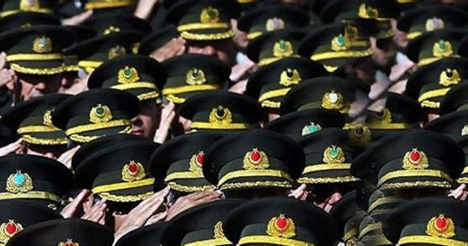 '3 komutanın da TSK'den ihracı istendi' iddiası