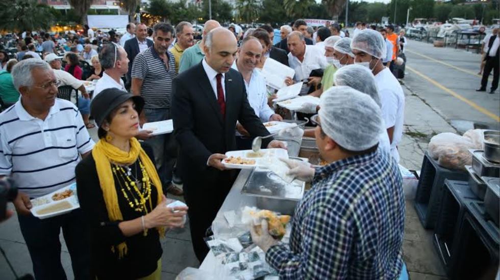 Bakırköy Belediyesi her akşam 10 bin kişiye iftar yemeği verecek