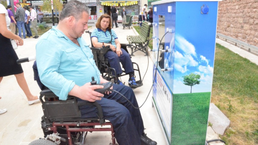 Engelli araç şarj istasyonu hizmete girdi