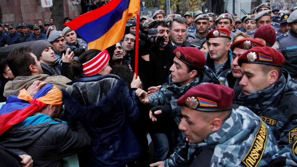 ERMENİSTAN’DA PROTESTOLAR DURULMUYOR