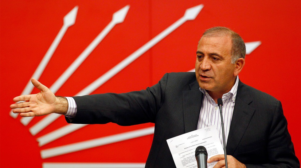 Gürsel Tekin: “Söz konusu özgürlükse kefen giymeye hazırız”