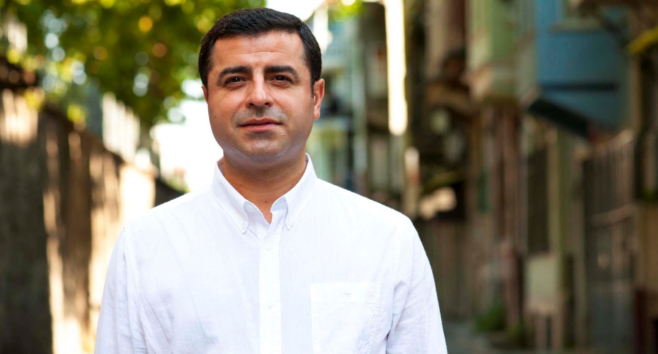 Demirtaş: Beni siyasi yasaklı konuma düşürmek için hâkimlere baskı yapılıyor