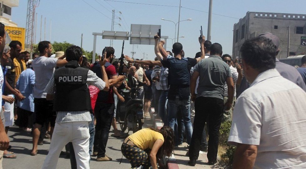 Tunus ‘zehir saçtığını’ söylediği 80 camiyi kapatıyor