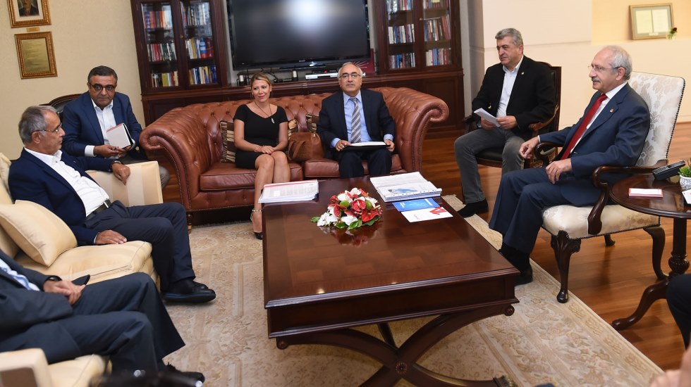 Kılıçdaroğlu, İHD yönetimi ile CHP Genel merkezinde görüştü