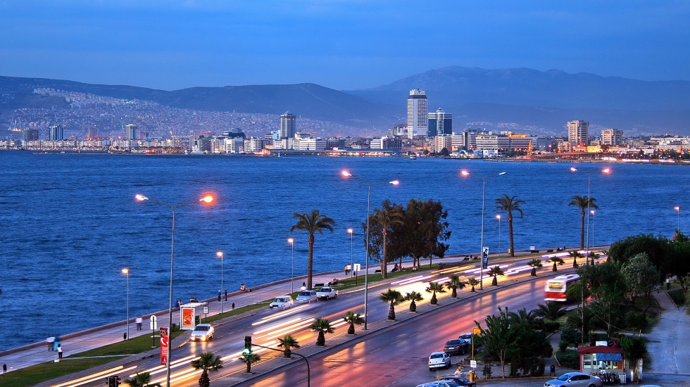 Parmak sallayarak İzmir&rsquo;i kazanamayacaklar&hellip;
