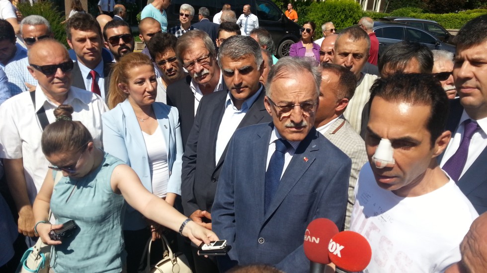 CHP’lilerin ortak dileği: Saldırganın yakalanması