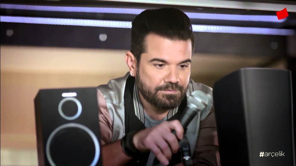 Doğulu – Saat çifti o reklam filminde 2.5 milyona aşk ile oynadılar
