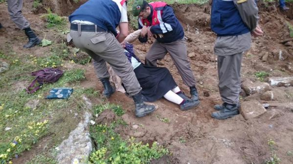 Jandarma köylü kadınlara saldırdı