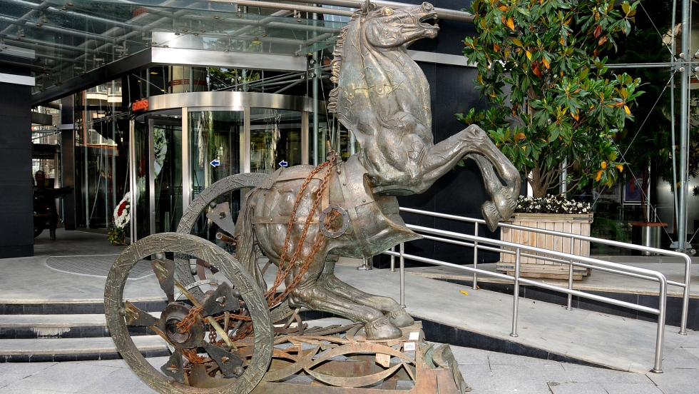 Kadıköy’ün zincirlerinden kurtulan barış atı var