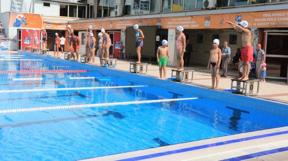 Avcılar Belediyesi Yüzme Kursları Devam Ediyor