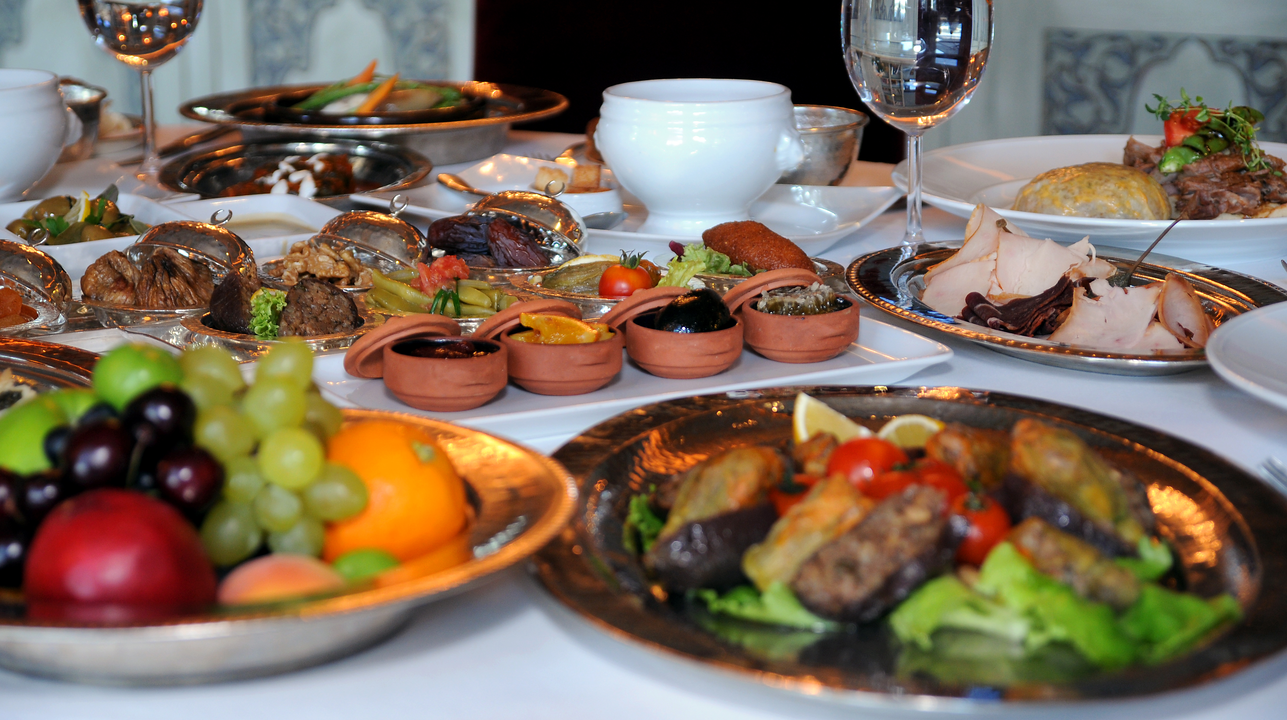 İftarda yavaşlayın, iftarla sahur arasına ara öğün ekleyin…