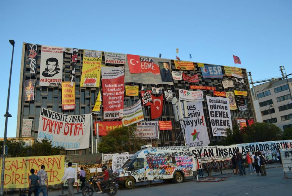 CHP’li Ali Şeker Topçu’ya sordu: AKM ne zaman açılacak?