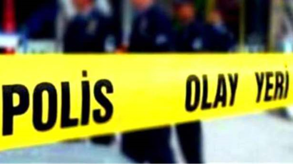 İş yerinin tapusu için tartıştığı eşini zincirle boğdu