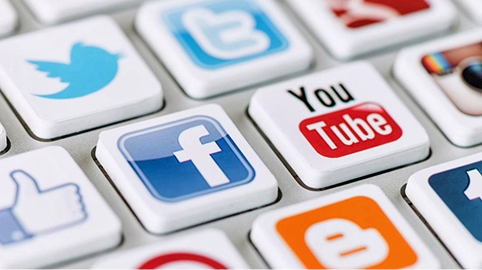 Facebook ilk sırayı kaptırmıyor...