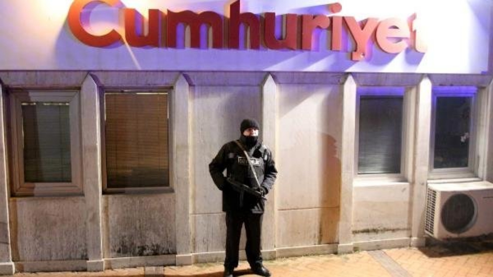 Cumhuriyet Gazetesi&rsquo;nden 'zorunlu a&ccedil;ıklama': İ&ccedil;eriden saldırı altındayız