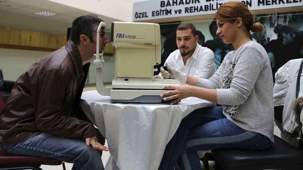 Belediyeden engellilere ücretsiz göz taraması