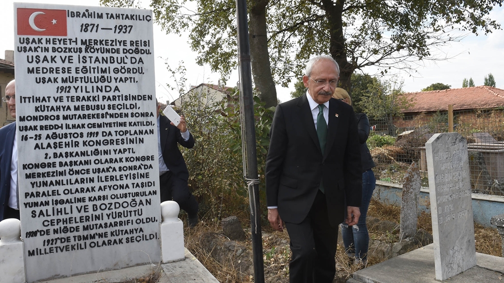 Kılıçdaroğlu’dan, İttihat ve Terakki mebusu Tahtakılıç’ın kabrini ziyaret