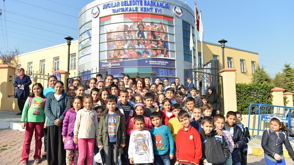 Kursiyerlerin Ders Kitapları Avcılar Belediyesi’nden