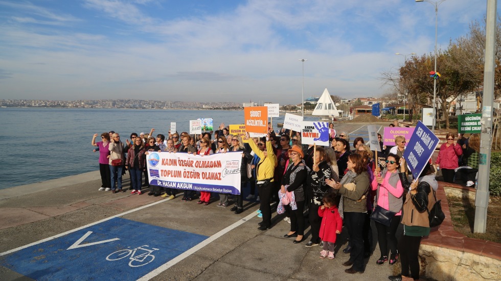 Büyükçekmece’de ‘Kadına Şiddete Hayır’ yürüyüşü