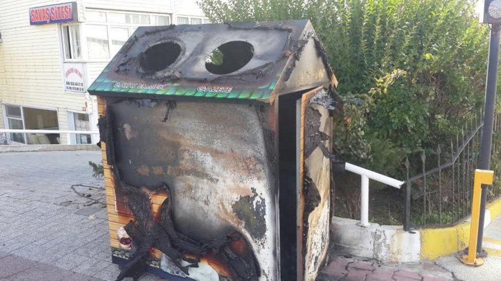 İnsanlıktan nasibini almamışlar, hayvanlar için kurulan kulübeyi yaktı!