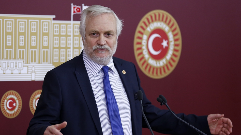 CHP Genel Başkan Yardımcısı Murat Özçelik görevlerinden istifa etti