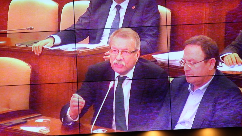 CHP’nin İBB Grup Başkanvekilliğine Ertuğrul Gülsever yeniden seçildi