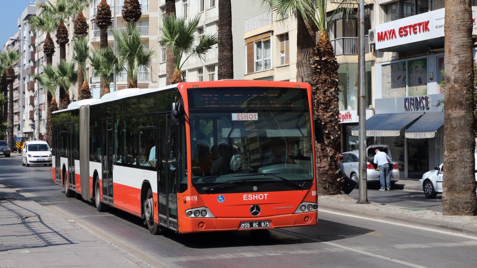 İzmir’de toplu ulaşıma yeni yıl zammı