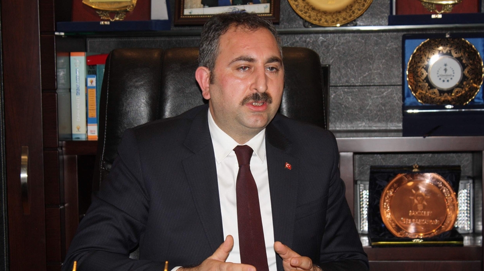 Adalet Bakanı: Kimse yaşam tarzından dolayı ötekileştirilemeyecek