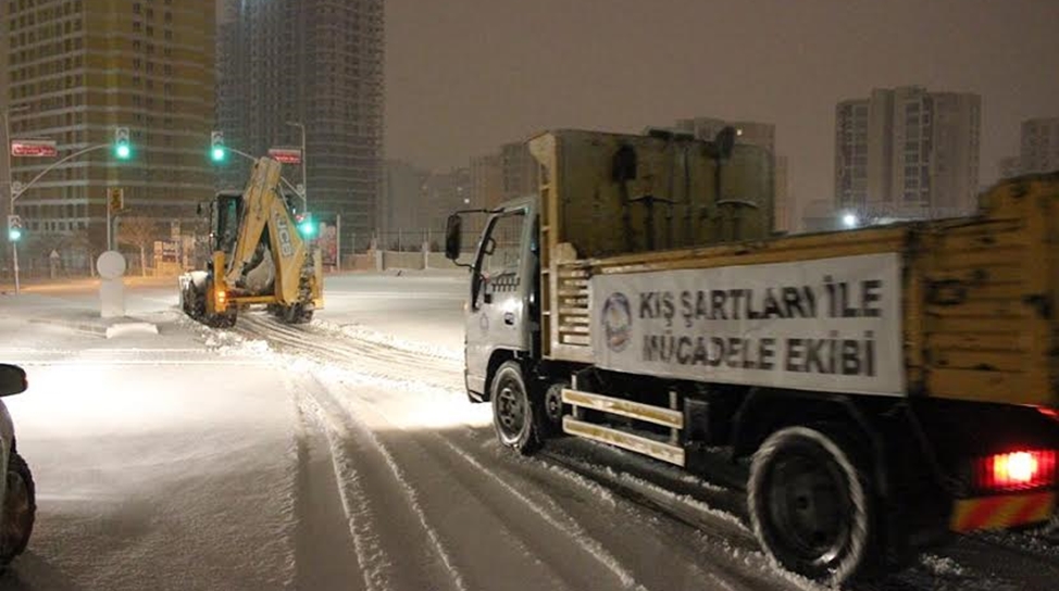 Meteoroloji kar yağışı için saat verdi: 6 ilde okullar tatil edildi