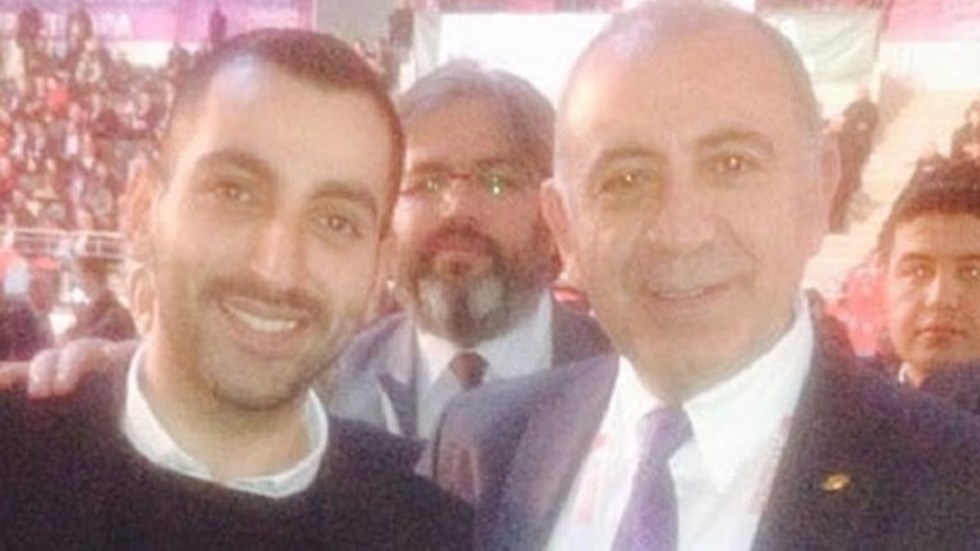 CHP kurultayında Gürsel Tekin’e yoğun ilgi