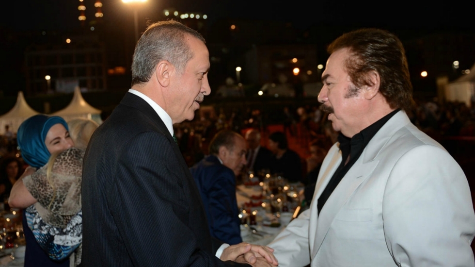 Orhan Gencebay ve Hülya Koçyiğit Kültür Kurulu’nda