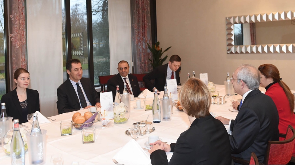 Kılıçdaroğlu, Yeşiller Partisi Eşbaşkanı ile görüştü