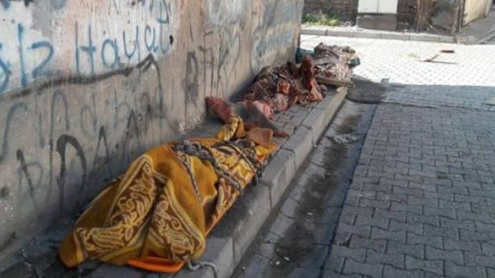 &lsquo;&Ouml;l&uuml;ye Saygı İnisiyatifi&rsquo;nden tepki: &Uuml;&ccedil; g&uuml;n boyunca k&ouml;y&uuml;n camisinde ezan okunmadı.