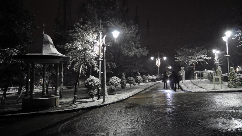 İstanbul Anadolu Yakasında kar yağışı başladı