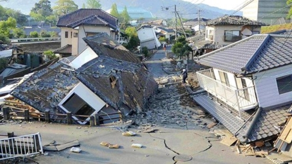 Ekvador 7.8 ile sallandı: en az 41 ölü