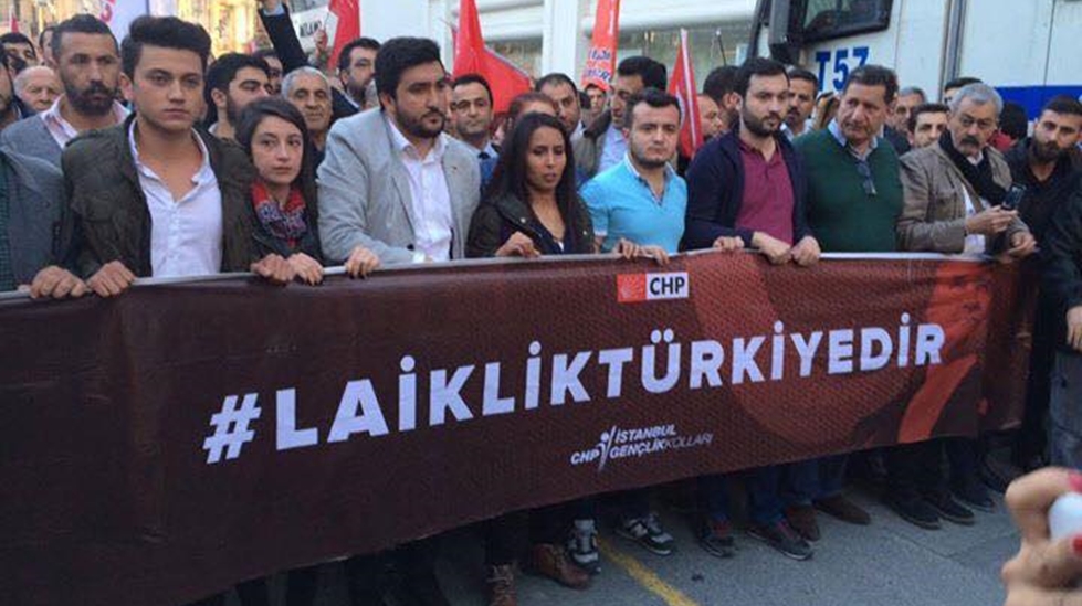 CHP Gençliği “Cumhuriyet için sonuna kadar direneceğiz”
