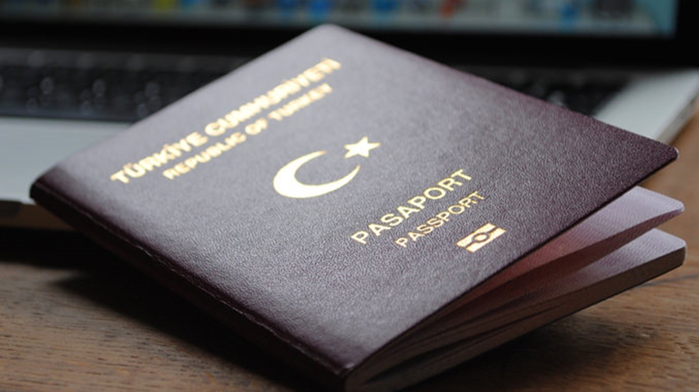 Yılmaz: CHP yanlısı sosyal medya paylaşımları yapan vatandaşın pasaportuna el konuldu!