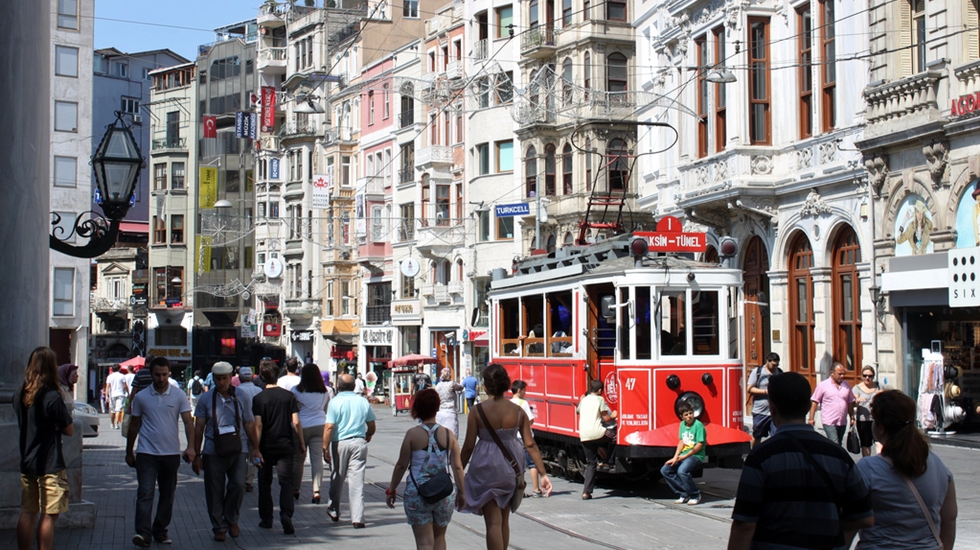 İstiklal Caddesi’nin nostaljik tramvayı bir süre yok