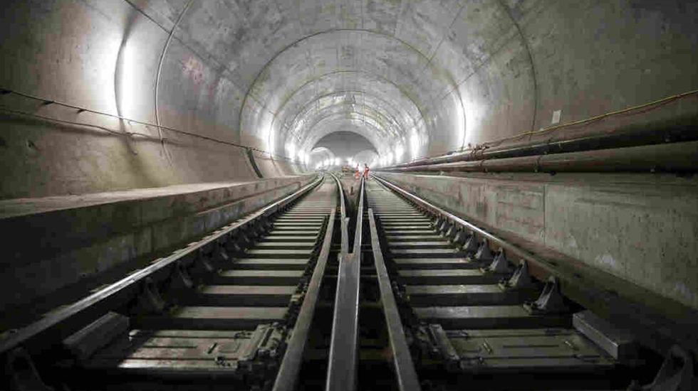 57 kilometre uzunluğu olan Dünyanın en uzun tüneli açıldı